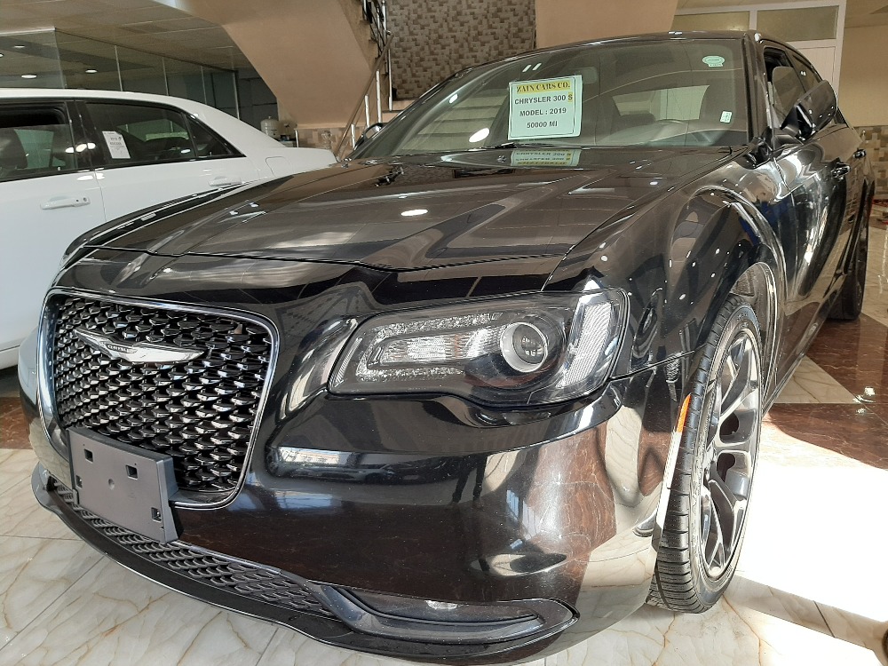 کرایسلەر 300